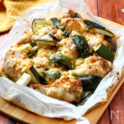 【手羽元とズッキーニのゆず胡椒チーズ】並べて焼くだけ！