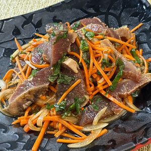 楽ラク手抜キッチン🐶🐾の作ってみた!投稿(鰹のたたきと千切り野菜《居酒屋風♡サラダ》)