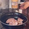 家にある材料だけで格上げ✨簡単すぎる【トマトチキンカレー】の工程3