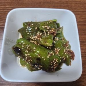 とももの作ってみた!投稿(超絶美味しい《最強♡丸ごとピーマン》)