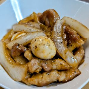まゆのの作ってみた!投稿(【豚肩ロースと新玉ねぎのシンプル酢豚】お肉もソースもめちゃ旨)