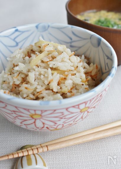 炊くだけ簡単！しょうが香る干しエビの炊き込みご飯