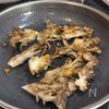 【鮭と舞茸のみぞれ煮】の工程2
