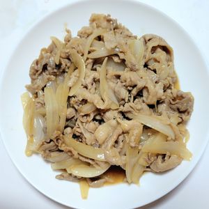 ふうかの作ってみた!投稿(【新玉ねぎと豚肉のさっぱりオイポン炒め】10分おかず♡)