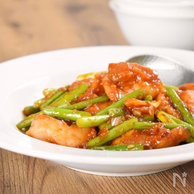 ご飯が進む！韓国名物ヤンニョムチキン
