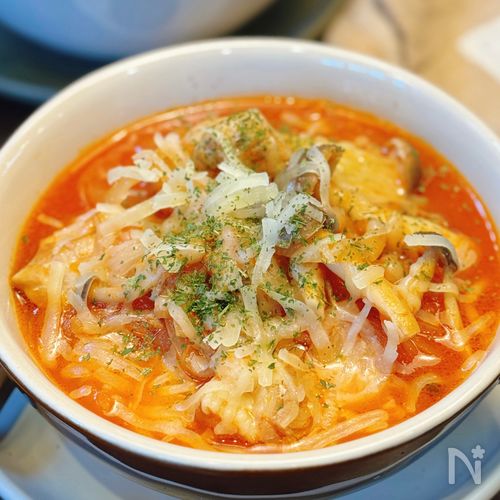 【チキンとキノコのトマトスープご飯】暑い日もこれならペロリ♪