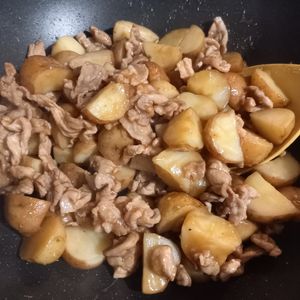 852468の作ってみた!投稿(【簡単♪豚肉とじゃが芋のガーリック炒め】食べ応え抜群おかず)