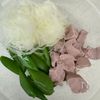 ギョニソとスナップエンドウの《にんにくおかかサラダ》の工程1