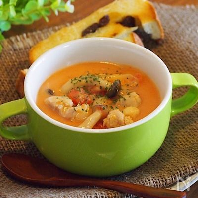 簡単！チキンとしめじのトマトクリームスープ