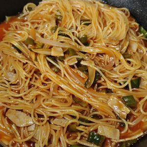 rantomoの作ってみた!投稿(別茹で不要！【ワンパン激旨ナポリタン】たっぷり2人分♩)