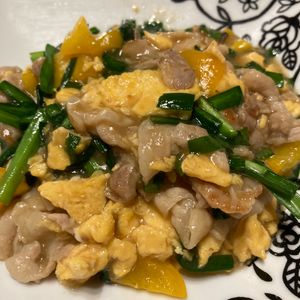 すみれの作ってみた!投稿(簡単おうち中華【絶品！豚肉とニラのとろ卵炒め】)
