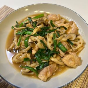 単身赴任おじさんの作ってみた!投稿(ごはんお代わり！鶏肉ときのこのガリバタ醤油)