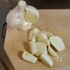 超簡単♡激うま【タコとしらすの塩麹アヒージョ】の下準備