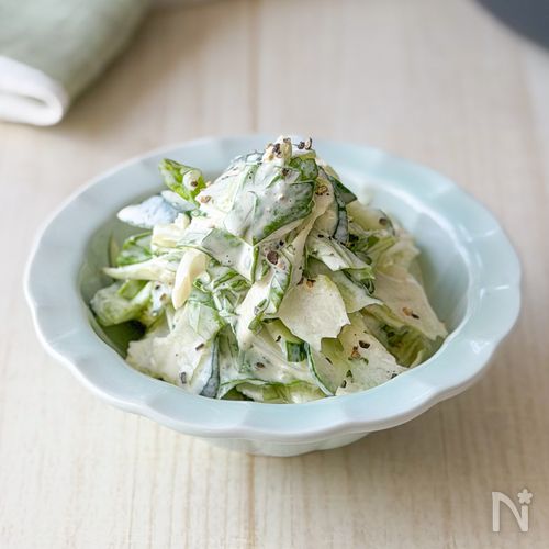 食べやすいマヨ味♪セロリの丸ごとサラダ