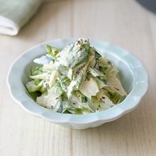 食べやすいマヨ味♪セロリの丸ごとサラダ