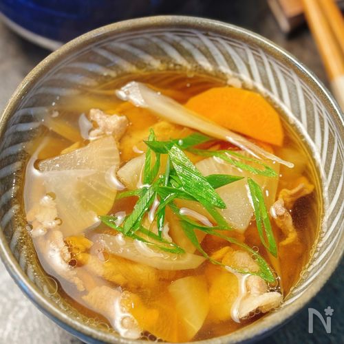 【豚肉と根菜のお雑煮】旨味たっぷり具沢山！