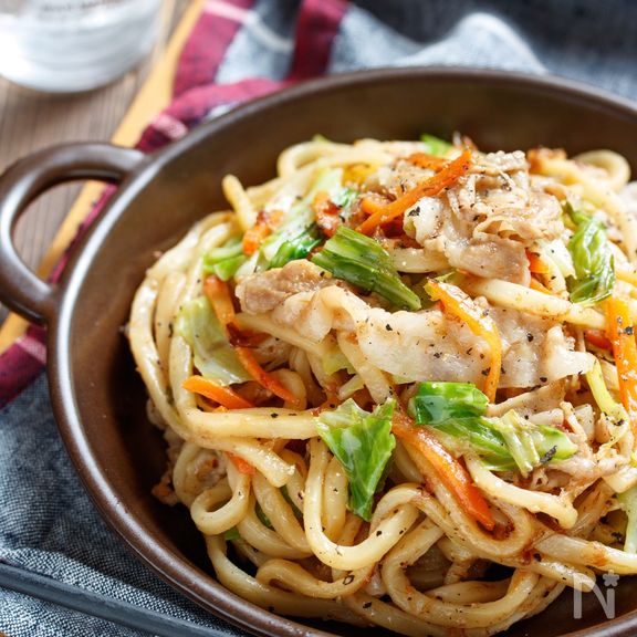 豚肉とキャベツのおかかバター醤油うどん【#残り野菜】