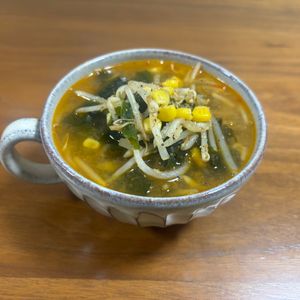 こむぎの作ってみた!投稿(お鍋で3分《味噌ラーメン風♡もやしスープ》)