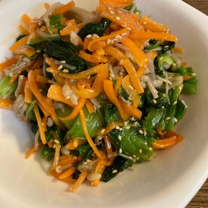 くだもの大好き🧡の作ってみた!投稿(焼肉屋さん風《小松菜とえのきと人参♡旨塩ナムル》)