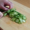 5分で簡単！きゅうりの梅おかか和えの工程1
