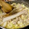 白菜余ったらこれ作ろ！【白菜春雨】の工程3