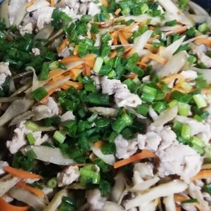 ぽぽペの作ってみた!投稿(ごはんが進むあの味！『豚こま肉のきんぴら炒め』)