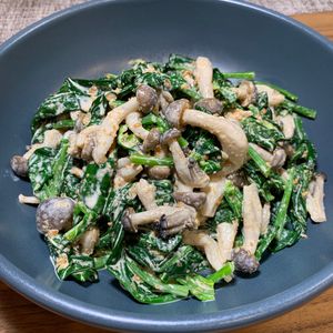 楽ラク手抜キッチン🐶🐾の作ってみた!投稿(ヘルシー和食の副菜♪しめじとほうれん草のゴマぽんマヨ和え💖)