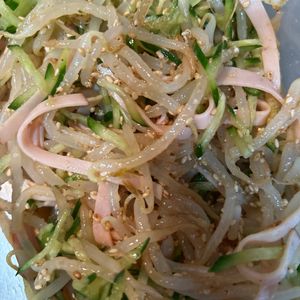 なまけものの作ってみた!投稿(5分で簡単!もやしときゅうりとハムの中華サラダ)