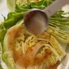 準備はたったの2分🙌〈キャベツの梅胡椒焼き〉料理上手見え✨の工程1