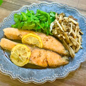のりのり🐾🎀🤍の作ってみた!投稿(【鮭のマスタードバター焼き】ご飯にもお酒にも合う！)