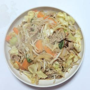 ふうかの作ってみた!投稿(行列の定食屋さんの🍚ぶっ濃い濃厚ソースの肉野菜炒め定食🤩)