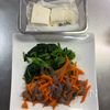 ほっとする味♪ほうれん草とこんにゃくの白和えの下準備