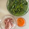 子どもが大好きな味付け！【豚玉ほうれん草のケチャップ炒め】の工程1