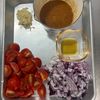 ごはんがすすむ♪ミニトマトのコクうま肉味噌そぼろの下準備