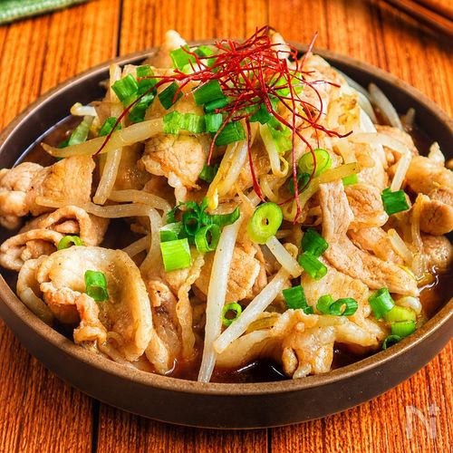 5分で完成!男子が喜ぶ【豚バラもやしの甘辛炒め】