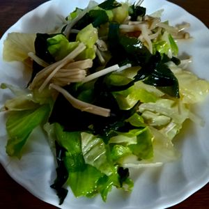 ぽぽペの作ってみた!投稿(キャベツとえのき《にんにくごま味噌サラダ》)