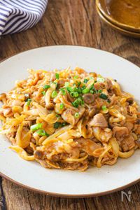 ワンパン10分◎【豚こまときのこのヤンニョム炒め】ご飯が進む