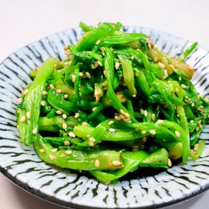 まゆの作ってみた!投稿(しゃきしゃき！香り最高！お湯かけセリのナムル)