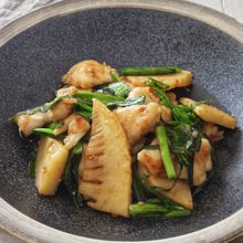 ご飯が進む！鶏むね肉とたけのこの香味ごま酢炒め