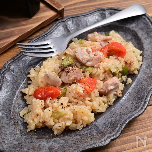 簡単に味が決まる「照り焼きチキン風オリーブ釜飯」