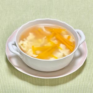 キャピタンの作ってみた!投稿(【にんじんとコーンのふわたま中華スープ】簡単！煮るだけ♪)