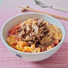 【たまねぎたっぷり！カラフル牛丼】我が家はこれが定番です