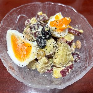 りんごの作ってみた!投稿(おうちで簡単♡さつまいもと卵とミックスビーンズのデリ風サラダ)