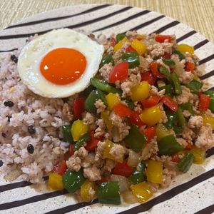楽ラク手抜キッチン🐶🐾の作ってみた!投稿(10分で完成♪【和風ガパオライス】)