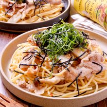 【豚肉ときのこの和風ペペロンチーノ】たっぷり大葉と刻みのり