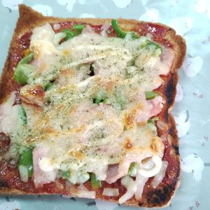 M＊Pの作ってみた!投稿(【食パンで♪】簡単カレーチーズピザ)