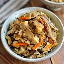 炊飯器で簡単！基本の【五目炊き込みご飯】のレシピ