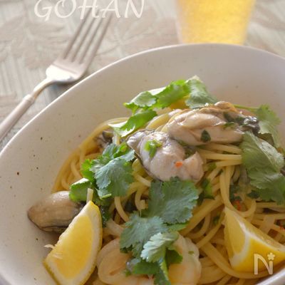 牡蠣と香菜のエスニックパスタ