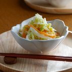 《もみ込んで10分おくだけ》白菜とにんじんの甘酸っぱ浅漬け風
