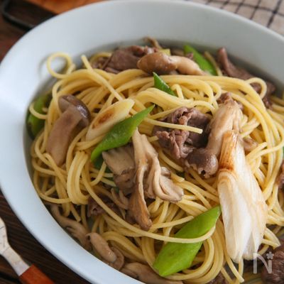 男子が喜ぶ肉系パスタ！牛肉ときのこの和風パスタ